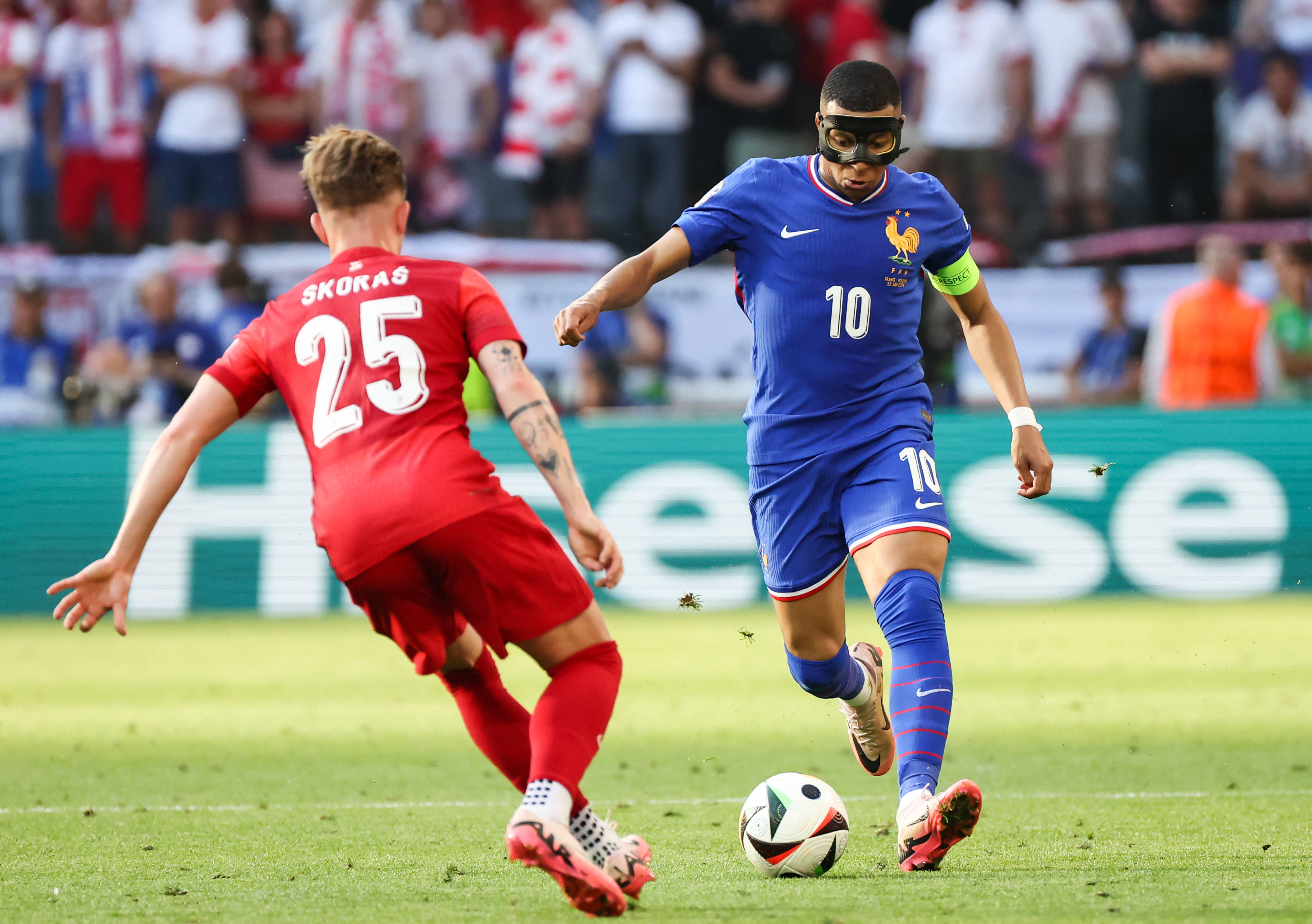 豪门对决!欧洲杯上演世纪大战 豪门对决!欧洲杯上演世纪大战