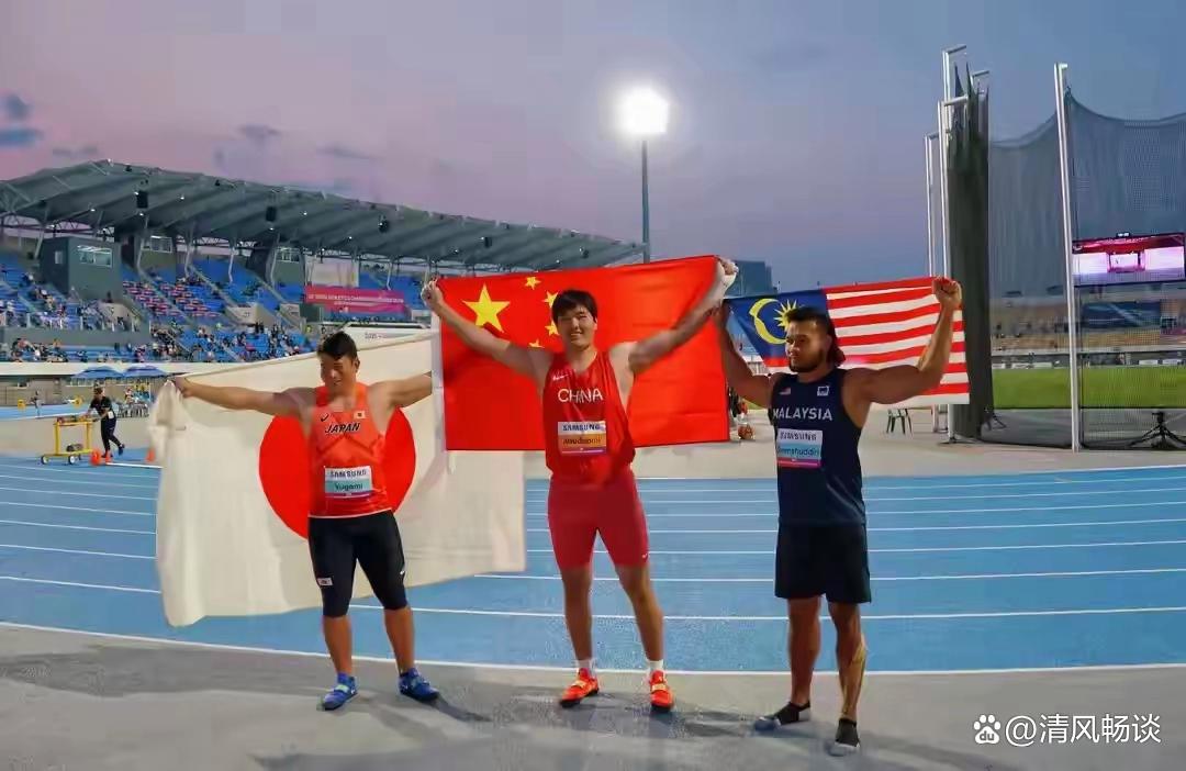 包含火力全开！田径比赛数据创纪录的词条