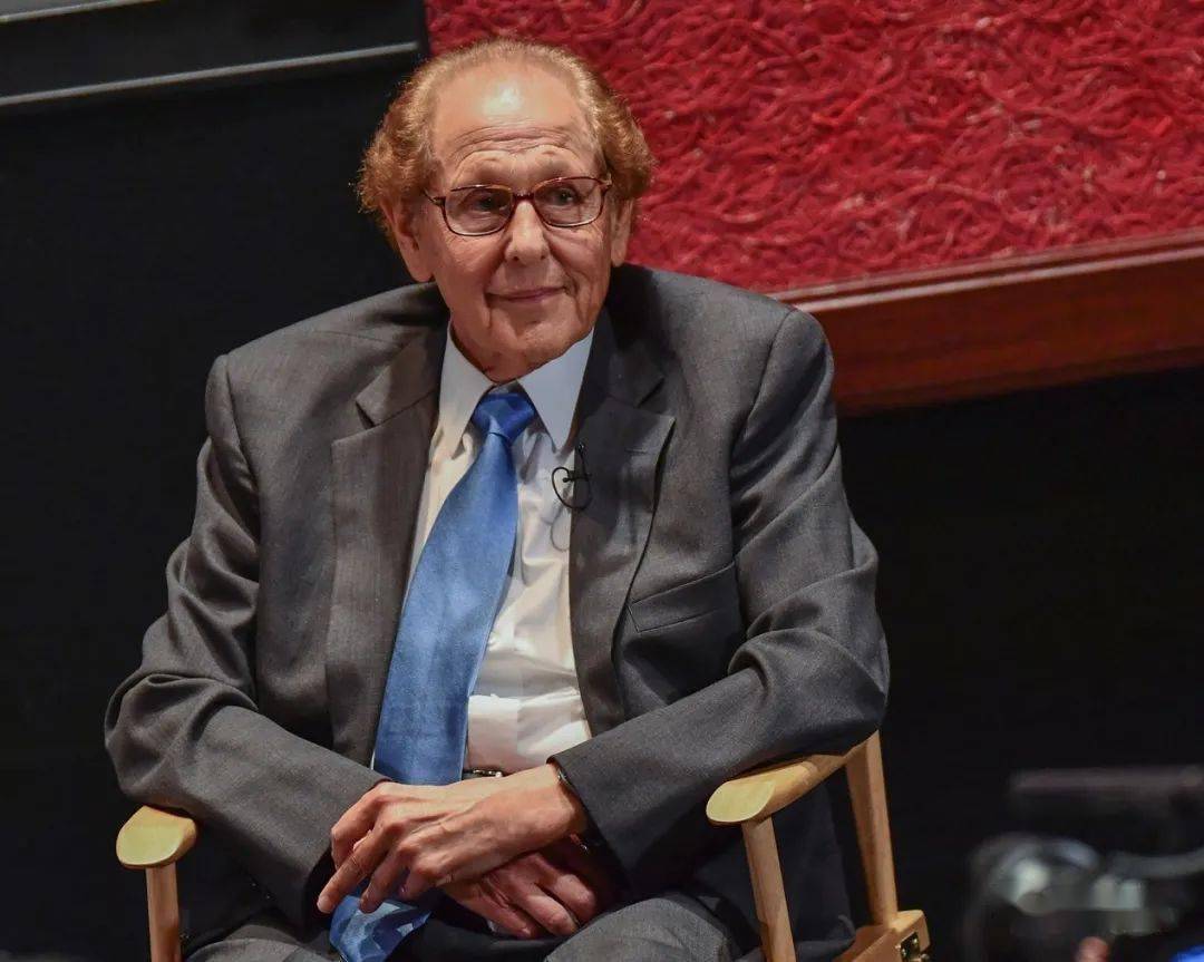 包含滚球预测赛后采访曝光，内幕引发热议的词条