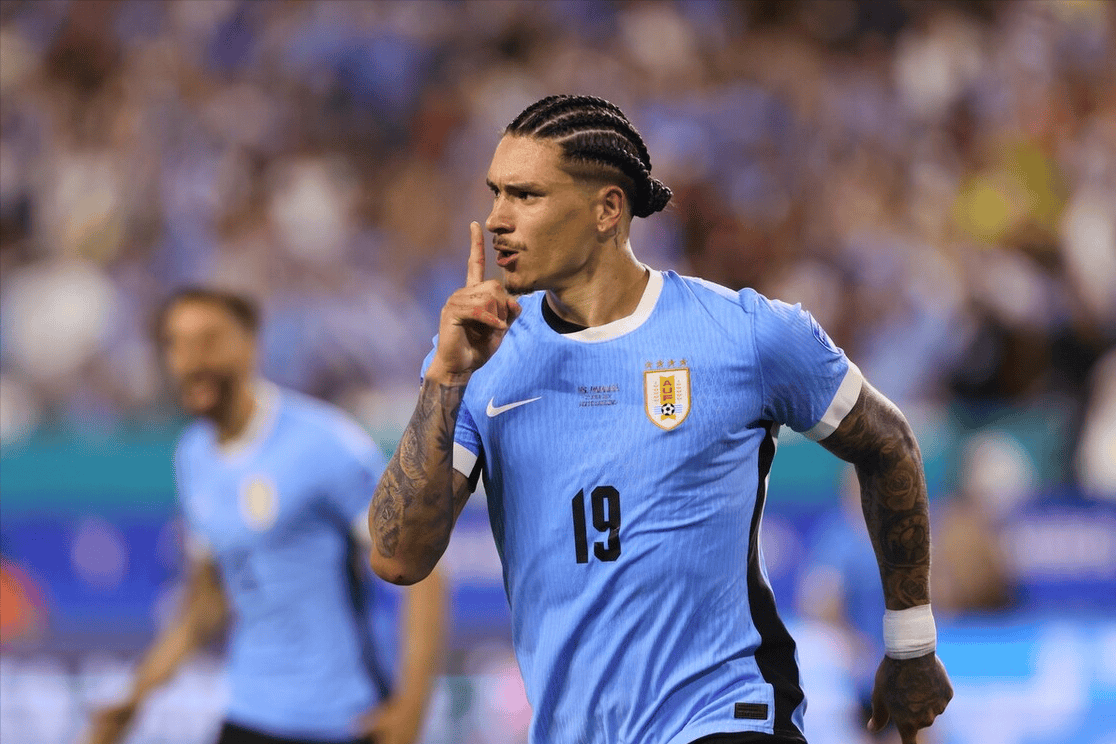 场面火爆！美洲杯观众席沸腾不已