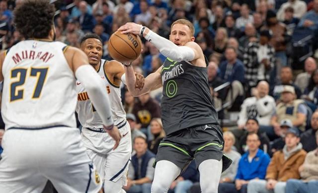 深圳队险胜掘金，戈贝尔统治全场