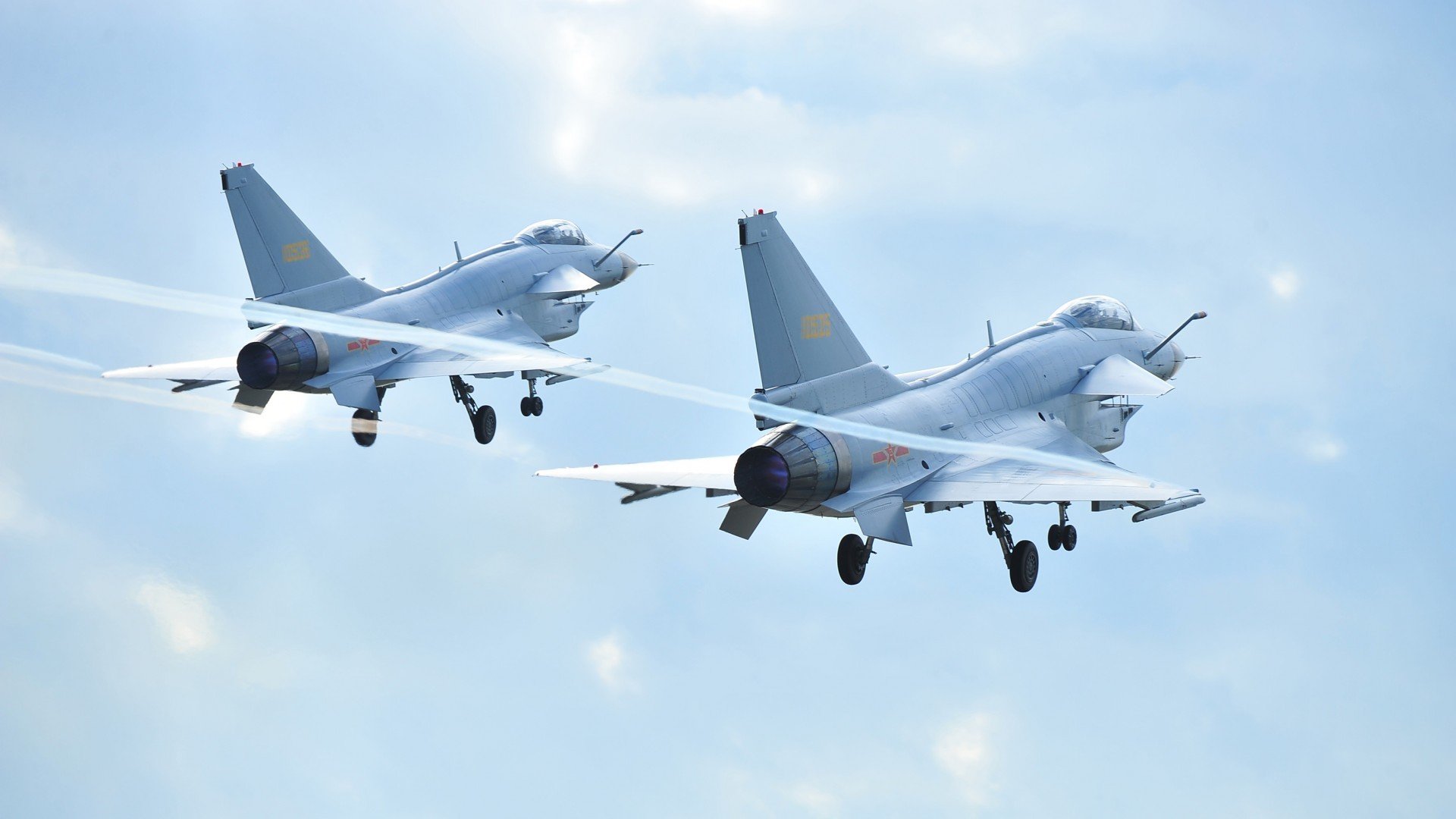 红潮席卷三狮，解码利物浦体系对英格兰的战术压制与罗德里的破局者使命